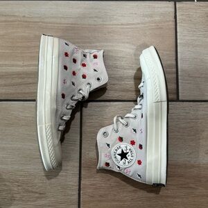 Converse Chuck 70 High, Desert Sand Egret With Floral Embroidery Size 7.5